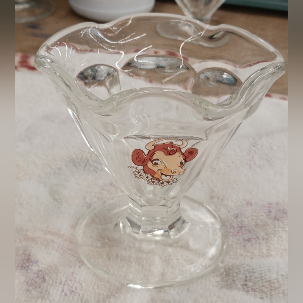 VINTAGE "ELSIE, THE COW" DESSERT DISHES (Set Of 6) 1950's